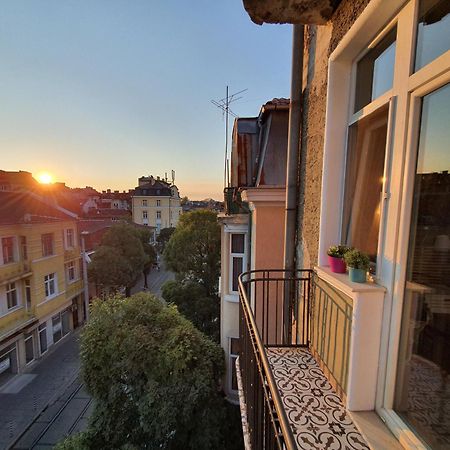 Apartment Memoir By Sofiaspot - Central, Metro To Airport Екстериор снимка