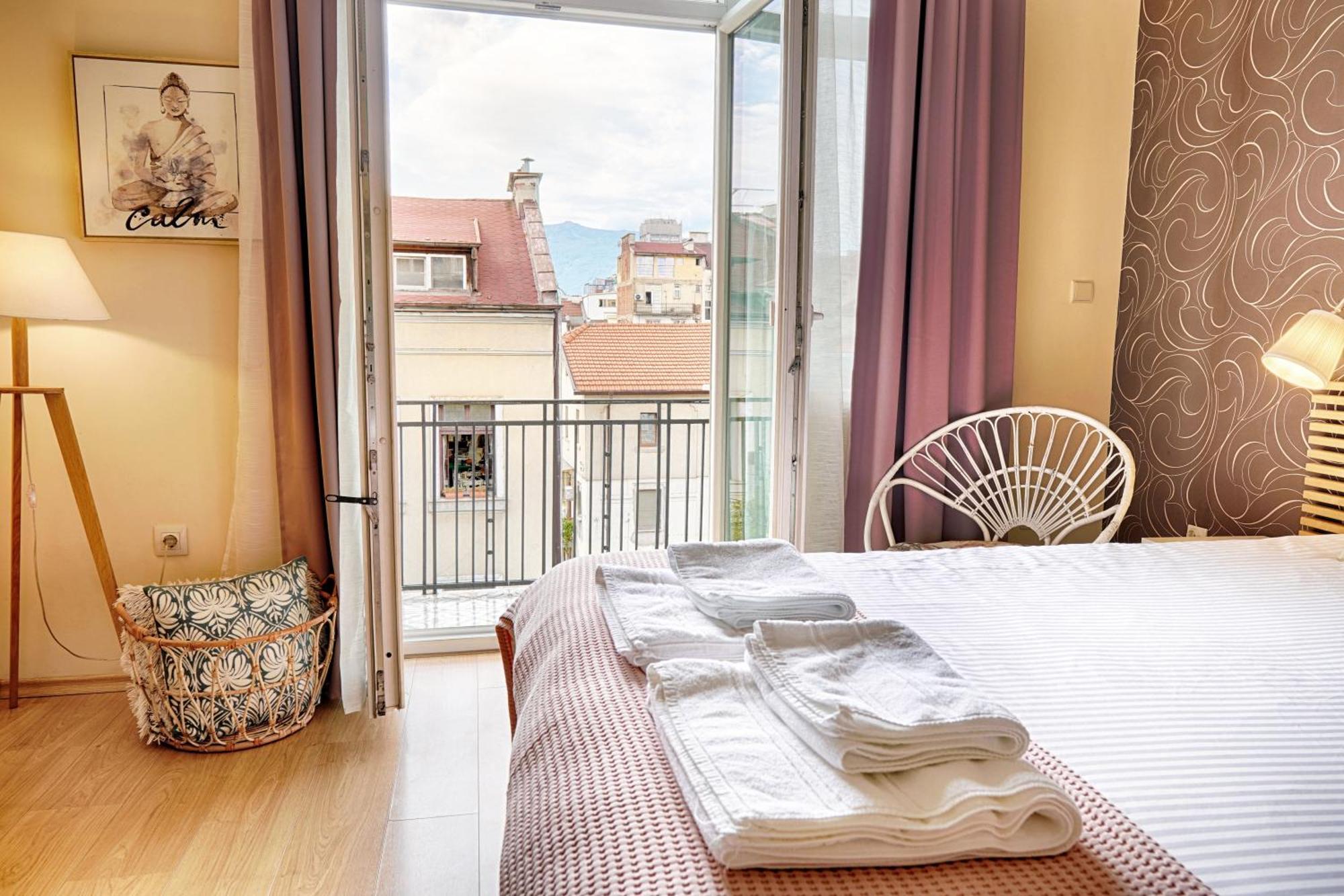 Apartment Memoir By Sofiaspot - Central, Metro To Airport Екстериор снимка